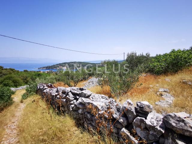 Croatia, Solta - building plot with open sea view, 2085 m2