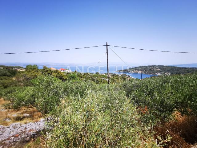 Croatia, Solta - building plot with open sea view, 2085 m2