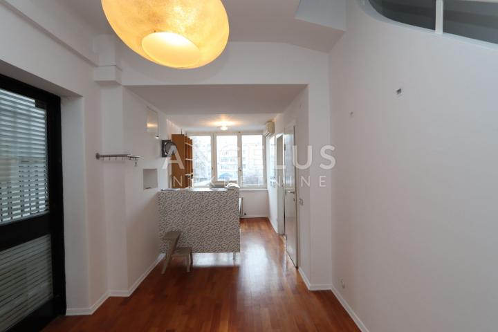Zagreb - Martićeva  180 m2 sa 2 park. mjesta tramvaj zona