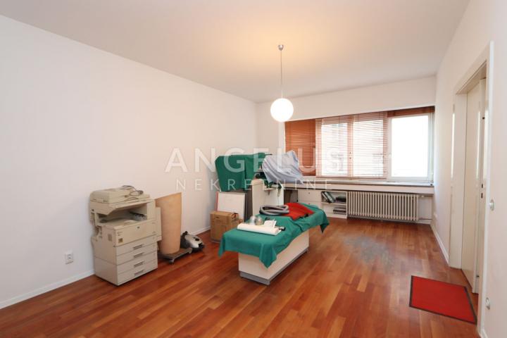 Zagreb - Martićeva  180 m2 sa 2 park. mjesta tramvaj zona