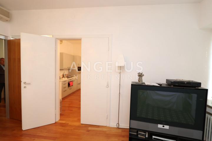 Zagreb - Martićeva  180 m2 sa 2 park. mjesta tramvaj zona