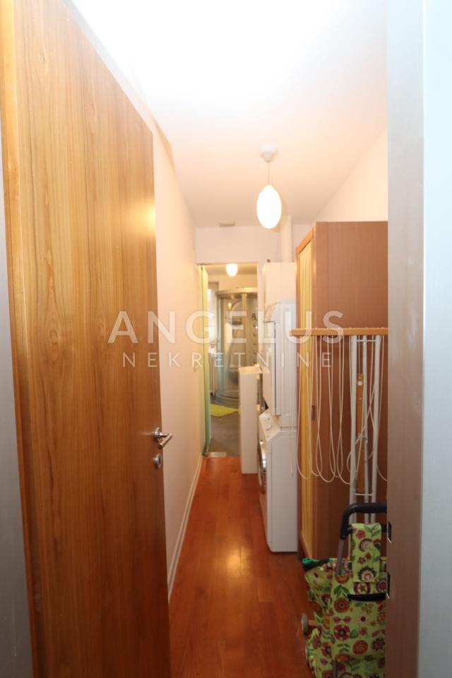 Zagreb - Martićeva  180 m2 sa 2 park. mjesta tramvaj zona