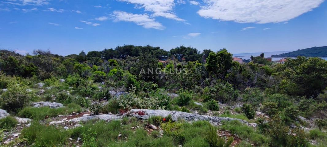 Šolta, Maslinica - građevinsko zemljište s pogledom na more 
