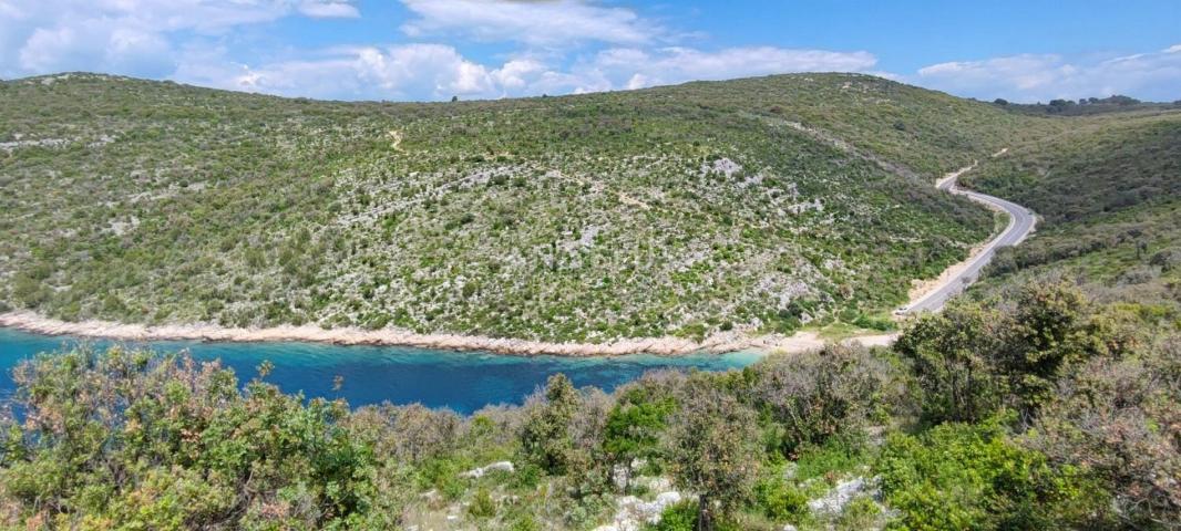 Šolta, Maslinica - građevinsko zemljište s pogledom na more 