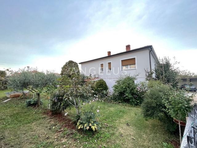 Istra, Umag - kuća s velikom okućnicom