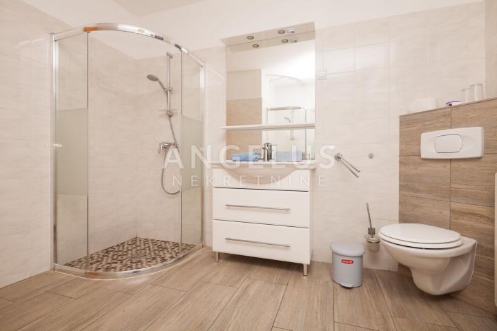 Istra, Banjole - kuća za odmor 500m2 s bazenom