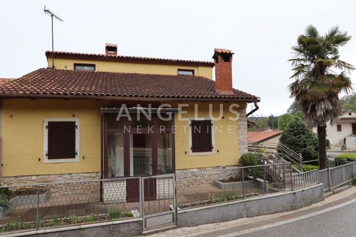 Istra, Pazin - dvojna kuća sa predivnim pogledom, 208m2, Prodaja!