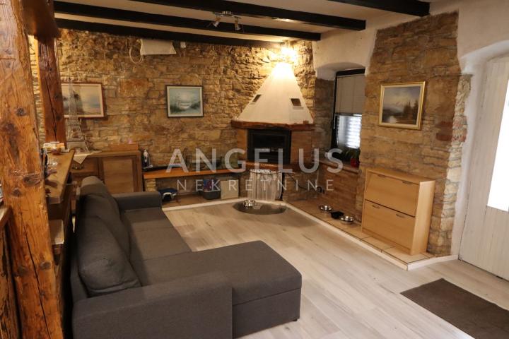Istra, Pazin - dvojna kuća sa predivnim pogledom, 208m2, Prodaja!