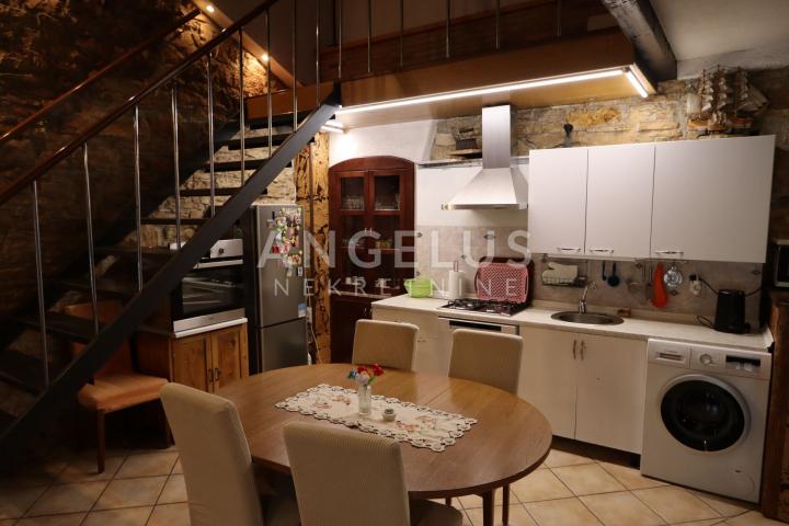 Istra, Pazin - dvojna kuća sa predivnim pogledom, 208m2, Prodaja!