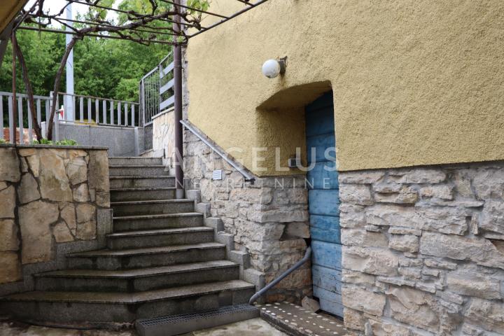 Istra, Pazin - dvojna kuća sa predivnim pogledom, 208m2, Prodaja!