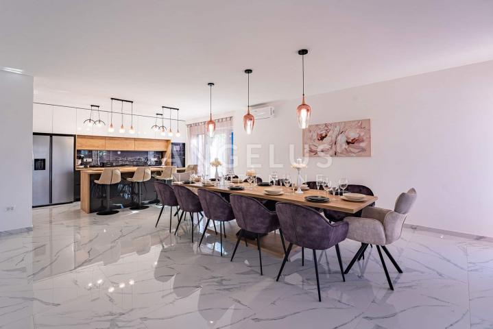 Krk, Dobrinj - Luksuzna vila s bazenom 300m2