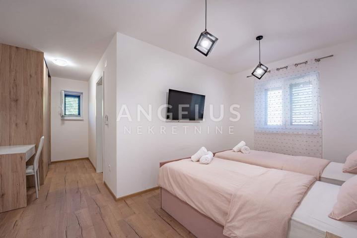 Krk, Dobrinj - Luksuzna vila s bazenom 300m2