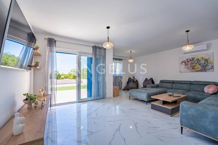 Krk, Dobrinj - Luksuzna vila s bazenom 300m2