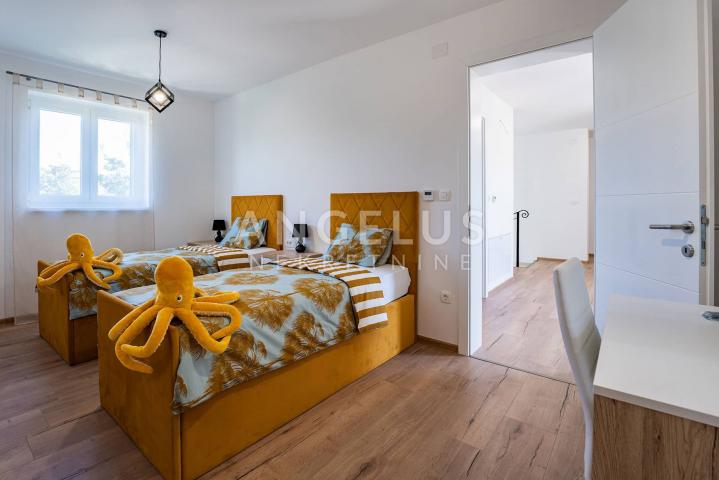 Krk, Dobrinj - Luksuzna vila s bazenom 300m2