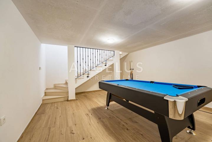 Krk, Dobrinj - Luksuzna vila s bazenom 300m2