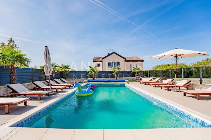 Krk, Dobrinj - Luksuzna vila s bazenom 300m2