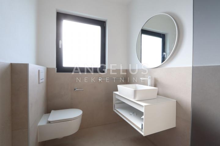 Istra, Poreč - dvoetažni stan s pogledom na more 120m2