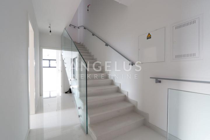 Istra, Poreč - dvoetažni stan s pogledom na more 120m2