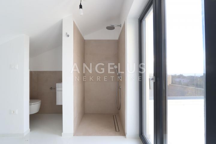 Istra, Poreč - dvoetažni stan s pogledom na more 120m2