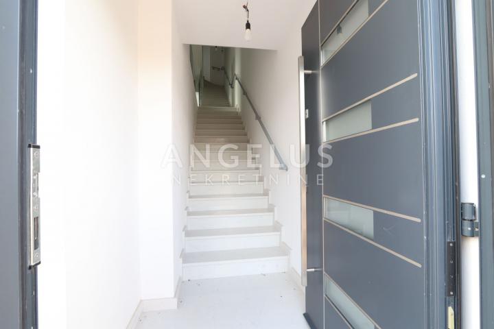 Istra, Poreč - dvoetažni stan s pogledom na more 120m2