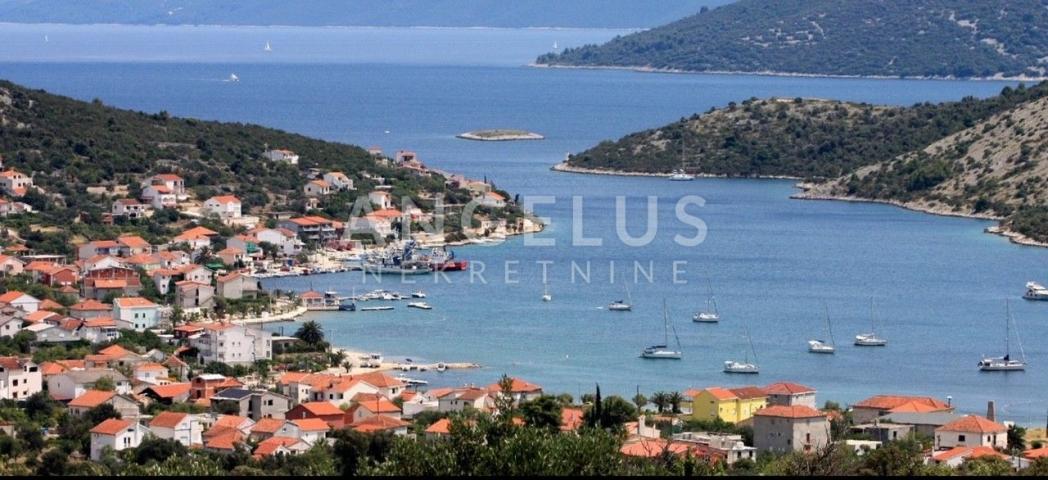 Marina, Vinišće - građevinsko zemljište u blizini plaže, 480 m 2