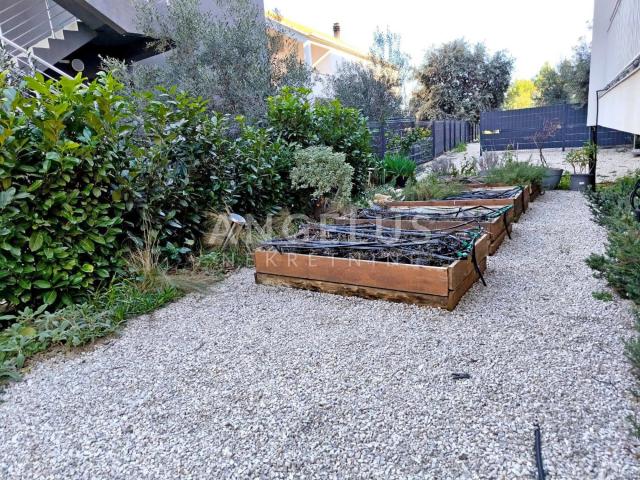 Croatia, Korčula, three-bedroom apartment with garden and parking in a new building, FOR SALE