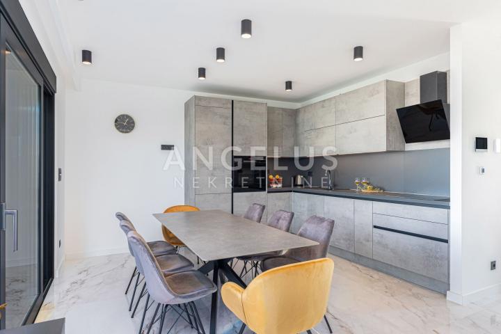 Kroatien, Trogir, Čiovo – moderne Reihenvilla, mit Swimmingpool und wunderschönem Meerblick, 282 m2
