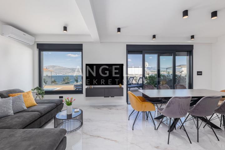 Kroatien, Trogir, Čiovo – moderne Reihenvilla, mit Swimmingpool und wunderschönem Meerblick, 282 m2