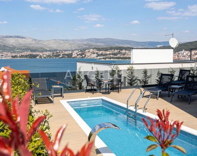 Kroatien, Trogir, Čiovo – moderne Reihenvilla, mit Swimmingpool und wunderschönem Meerblick, 282 m2