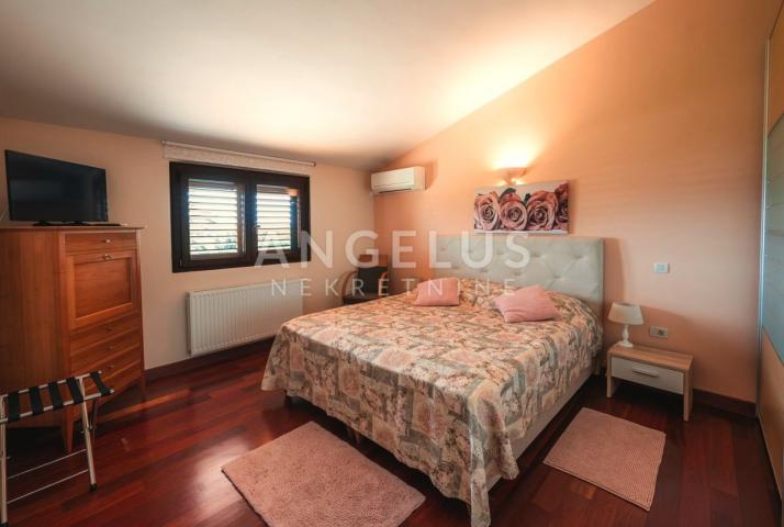 Istra, Medulin - dugoročni najam kuće s bazenom, 360m2