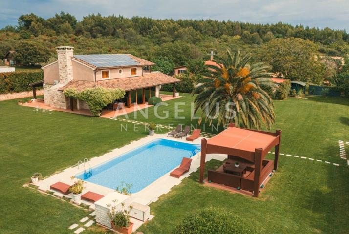 Istra, Medulin - dugoročni najam kuće s bazenom, 360m2