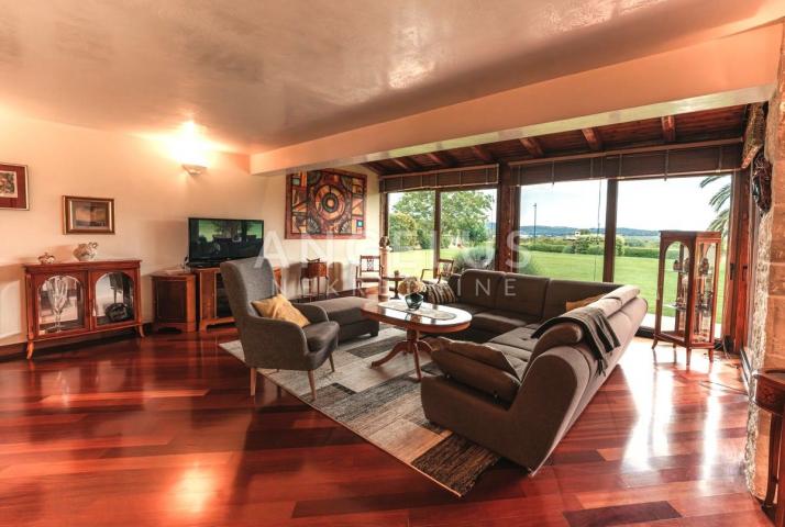 Istra, Medulin - dugoročni najam kuće s bazenom, 360m2