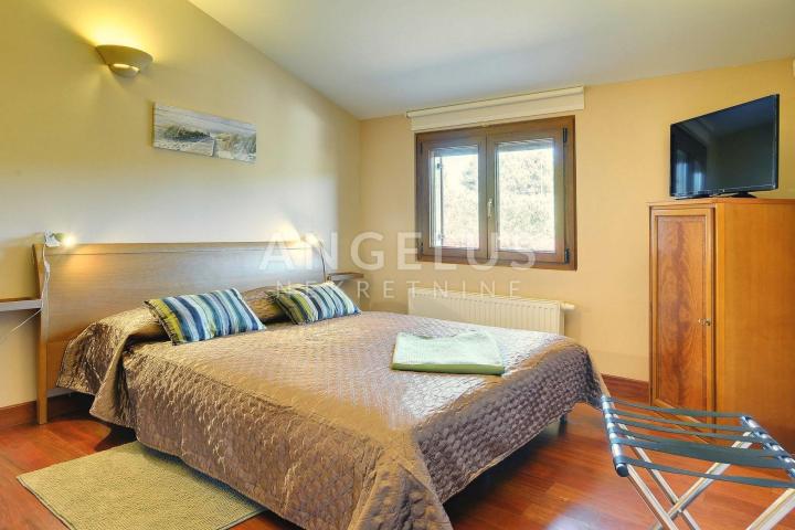 Istra, Medulin - dugoročni najam kuće s bazenom, 360m2