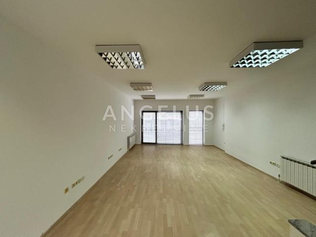 Zagreb, Centar, Poslovni prostor u novijoj zgradi 105 m2