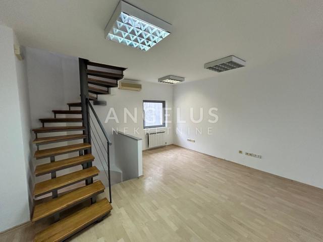 Zagreb, Centar, Poslovni prostor u novijoj zgradi 105 m2