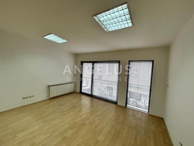 Zagreb, Centar, Poslovni prostor u novijoj zgradi 105 m2