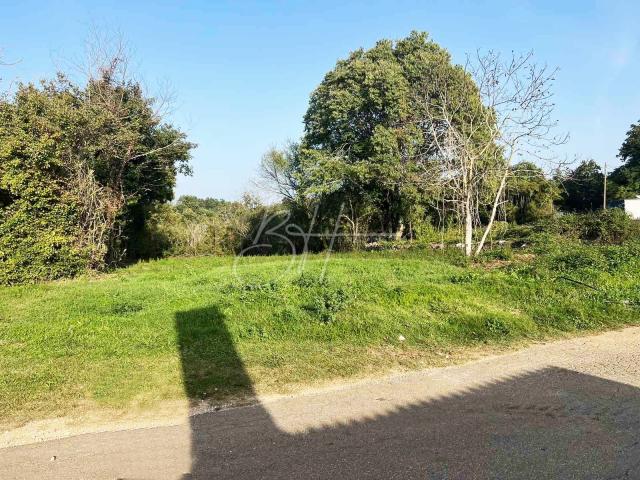 Građevinsko zemljište 784 m2 s projektom