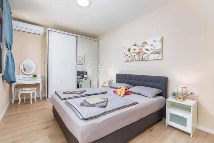Moderna vila s bazenom u Pomeru