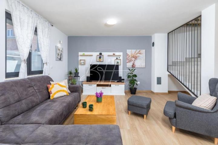 Moderna vila s bazenom u Pomeru