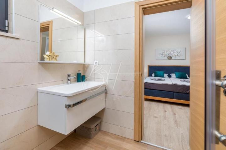 Moderna vila s bazenom u Pomeru