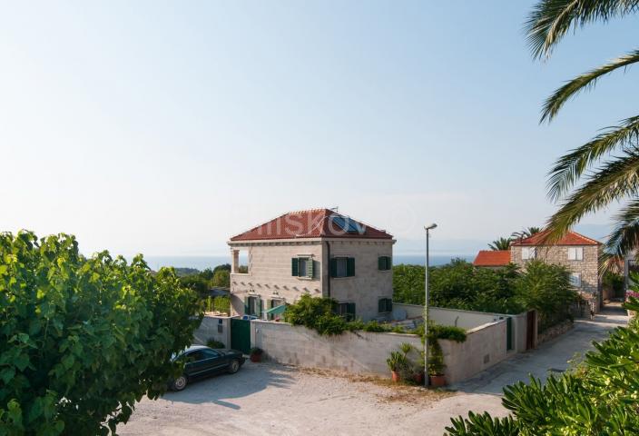 Prodaja, prekrasna kuća, Mirca, otok Brač