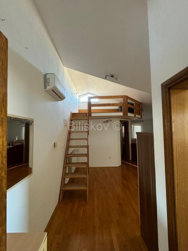 Prodaja, Vodice, prekrasna kuća s velikom okućnicom, garaža
