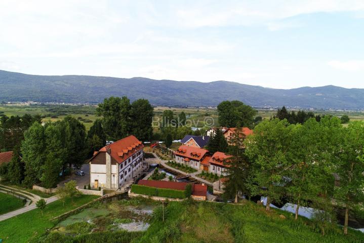 Prodaja, Otočac, Ličko Lešće, hotel 