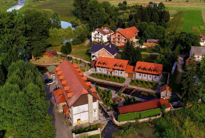 Prodaja, Otočac, Ličko Lešće, hotel 
