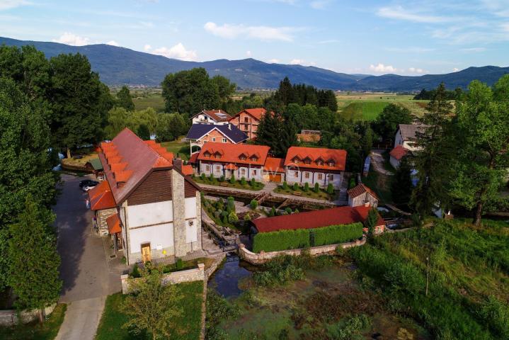 Prodaja, Otočac, Ličko Lešće, hotel 