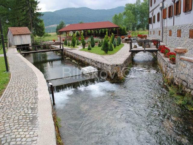 Prodaja, Otočac, Ličko Lešće, hotel 