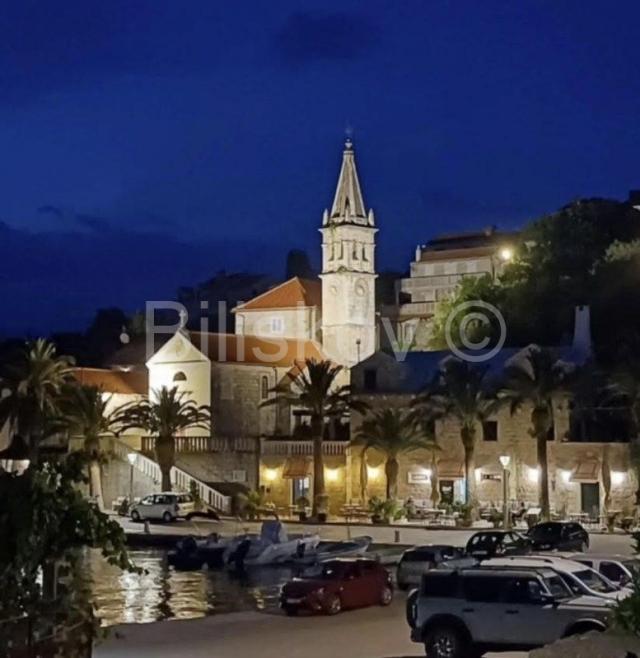 Brač, Splitska 3soban stan 91 m2, parking12 m2