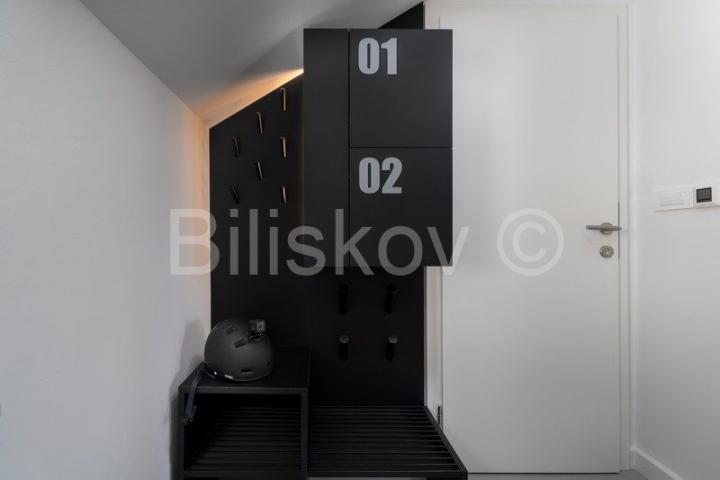 Brač, Murvica stan 20,8 m2, panoramski pogled na more