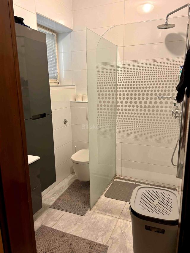 Prodaja, Zagreb, Remete, ugodan trosoban stan 107m2, VPR, terasa, GM
