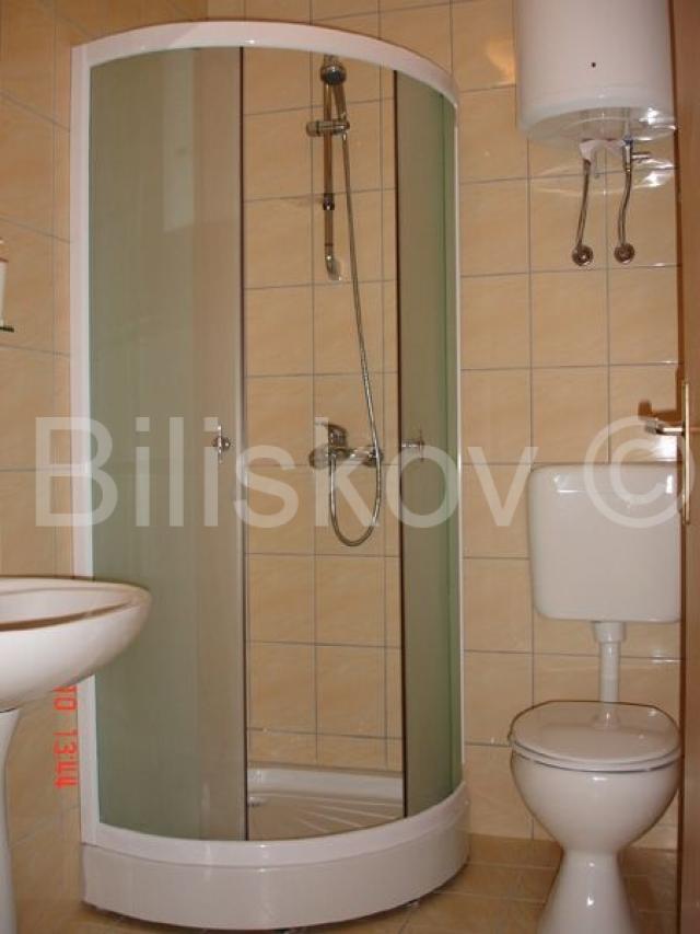 Prodaje se apartmanska kuća uz more – Mirca, otok Brač